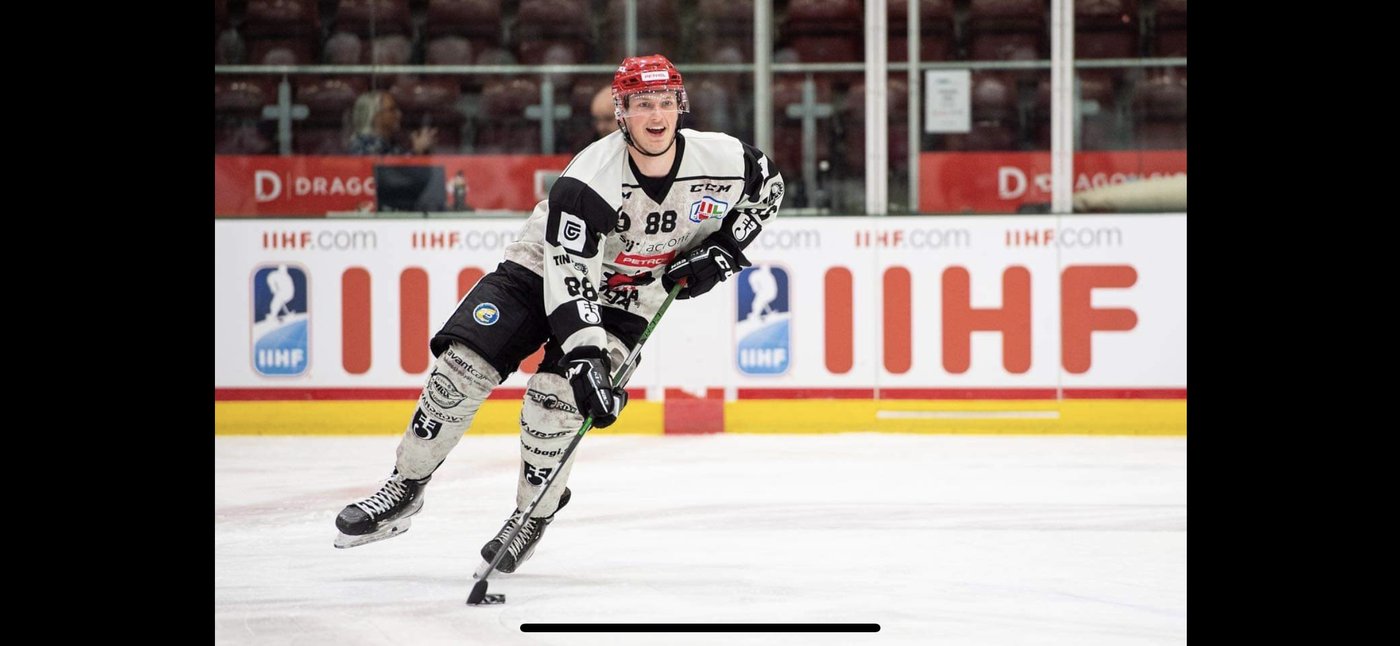 Anze Prostor playing professional hockey now
