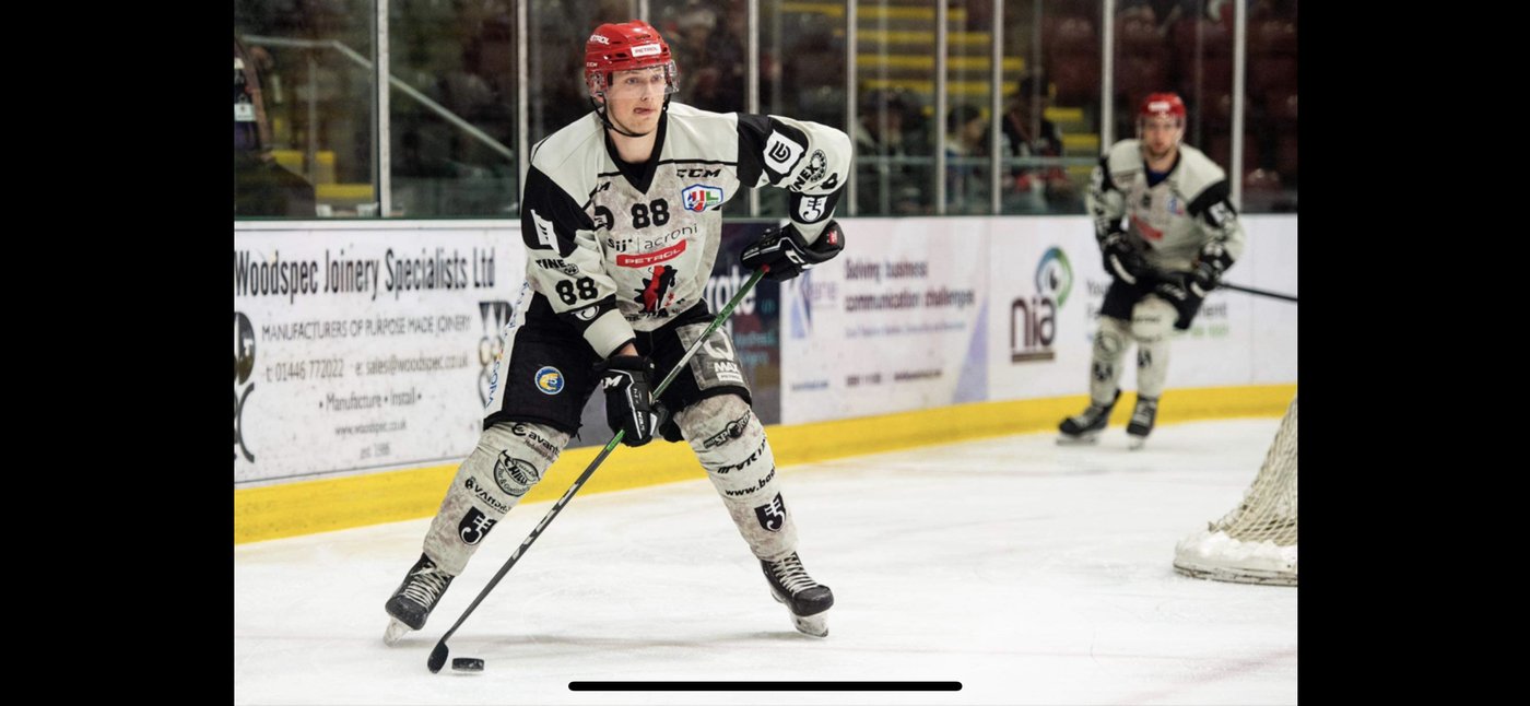 Anze Prostor playing professional hockey now